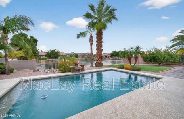 527 E Tonto Dr