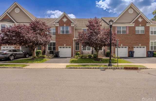 2474 N Canterbury Lane