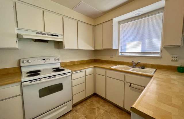 827 NE A Street #5