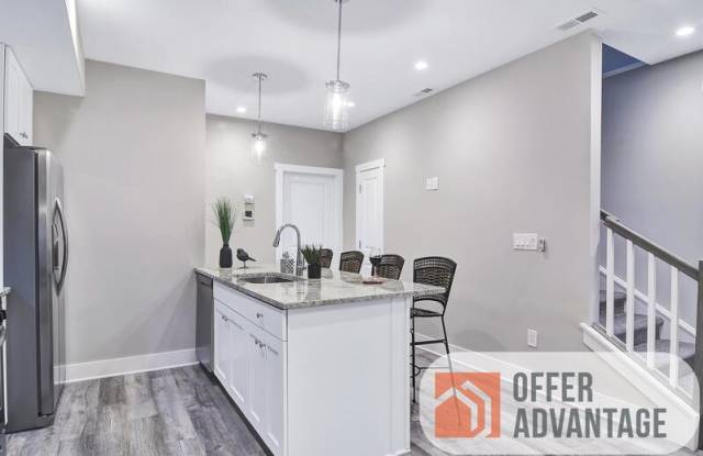 219 Oxford Avenue - Lower