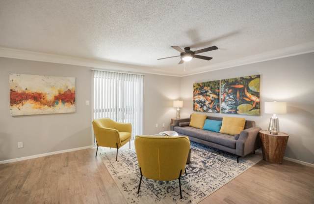 Photo of Summit at Hyde Park Apartments