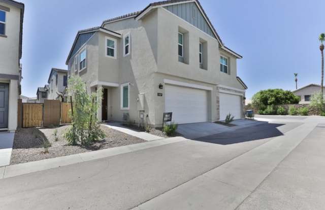 1107 West Diamondback Drive