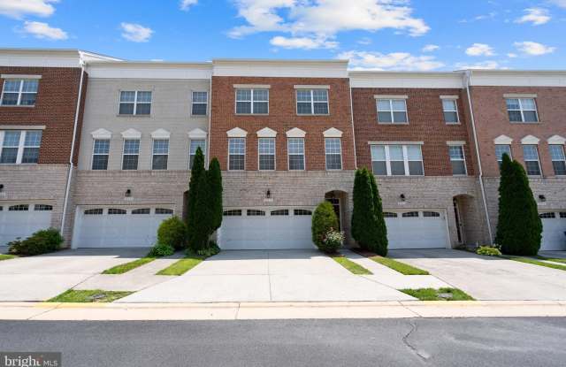 22672 FLOWING SPRING Square