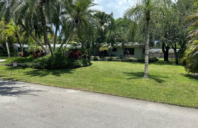 7415 SW 117th St - 7415 Southwest 117th Street, Pinecrest, FL 33156