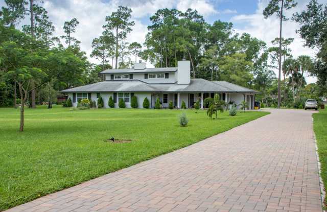 661 W Rambling Drive