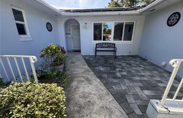 1702 HICKORYWOOD LANE