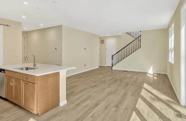 2889 WHITE TAIL DRIVE