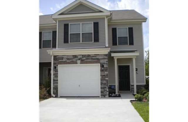 Live Oak Plantation - Amenity Community in Central Richmond Hill.