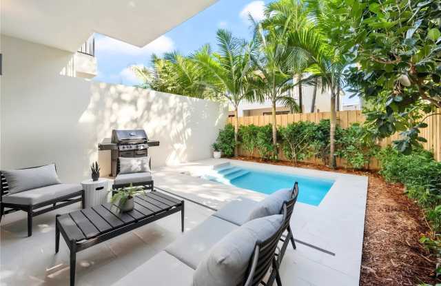 3073 Hibiscus Street