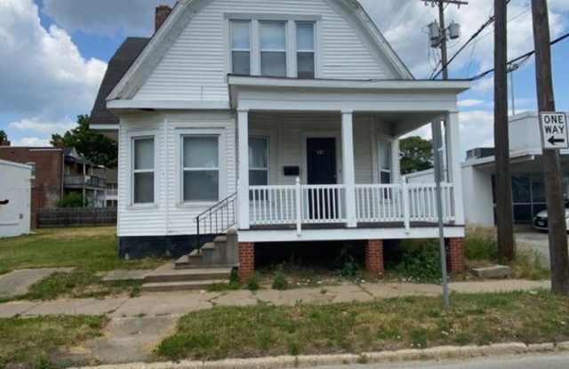 817 E Cook Street
