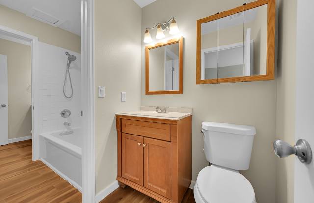 Photo of 1931 Centennial Drive - 1