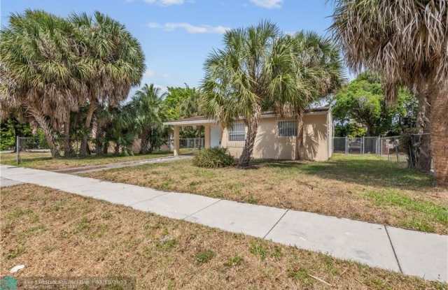 3381 NW 8th Pl