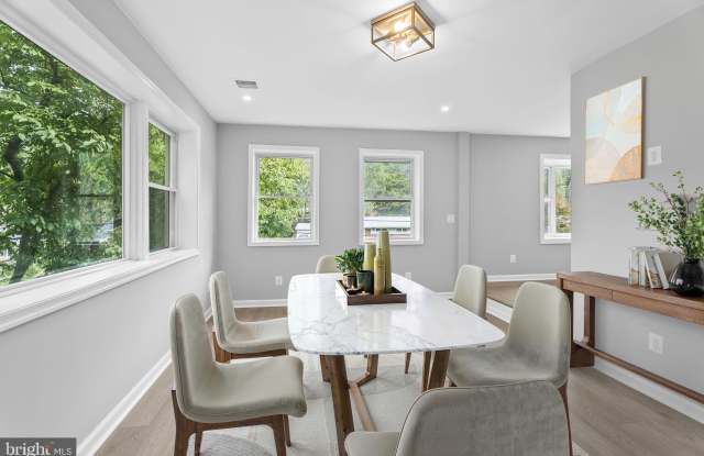 5822 BROOKVIEW Drive