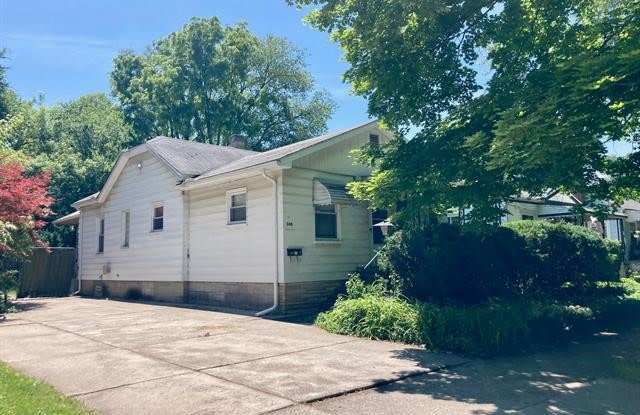 340 E MAXLOW Avenue