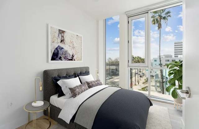 211 California Ave Unit 503