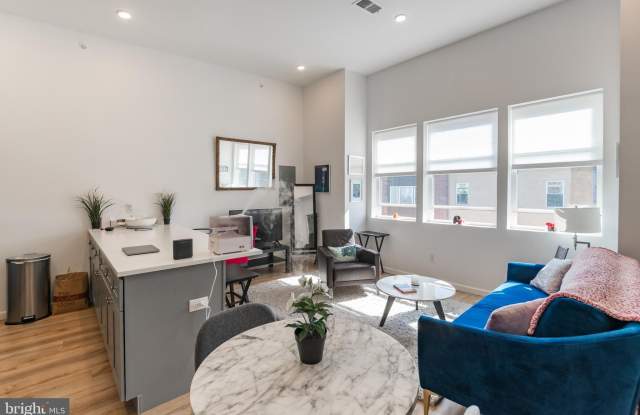 742 S 4TH STREET
