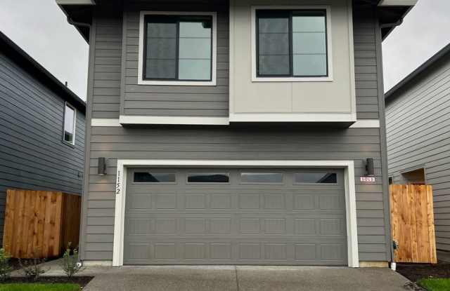 LIKE NEW Ridgefield 2 Story Home for Lease - 1152 N. Auburn Pl