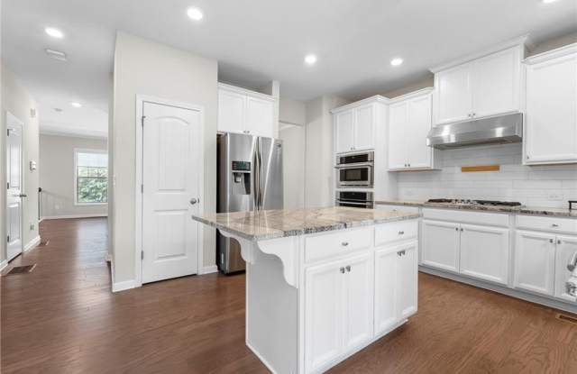 Photo of 2460 Georgetown Avenue