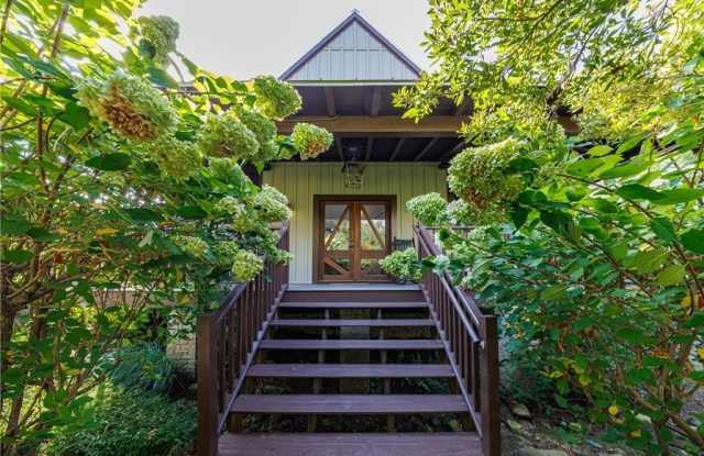 Photo of 1015 Loliver Lane