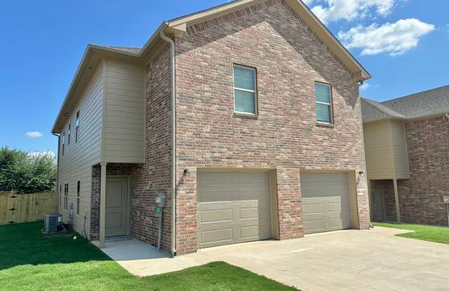 3 Bedroom 2.5 Bathroom Townhomes at Villa Rosa!