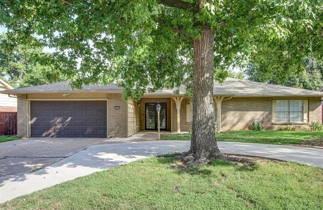 2953 E 77th Place - 2953 East 77th Place, Tulsa, OK 74136