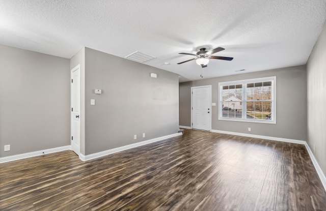 Photo of Beautiful 2 Bedroom 2 1/2 Bath Condo For Rent Near Beachaven Vineyard!