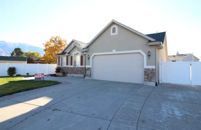 340 E 1500 N - 340 East 1500 North, Layton, UT 84041