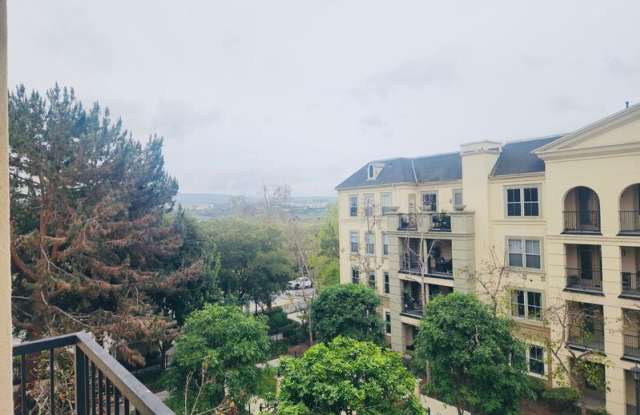 2463 Watermarke Place