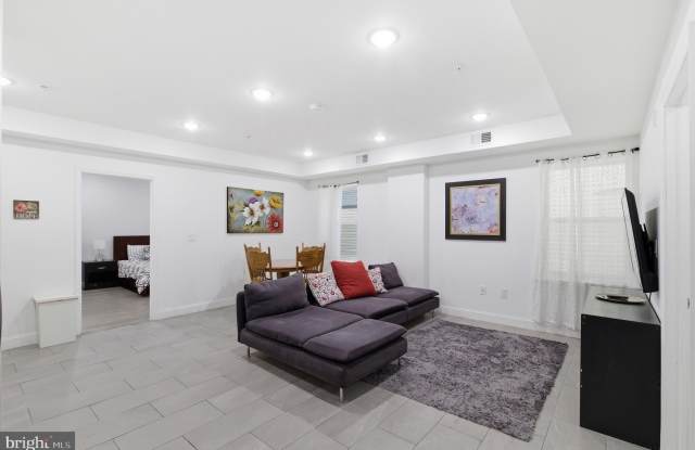 925-29 N BROAD Street unit: 3B