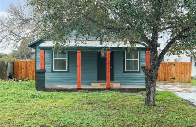 521 W Fordyce Avenue