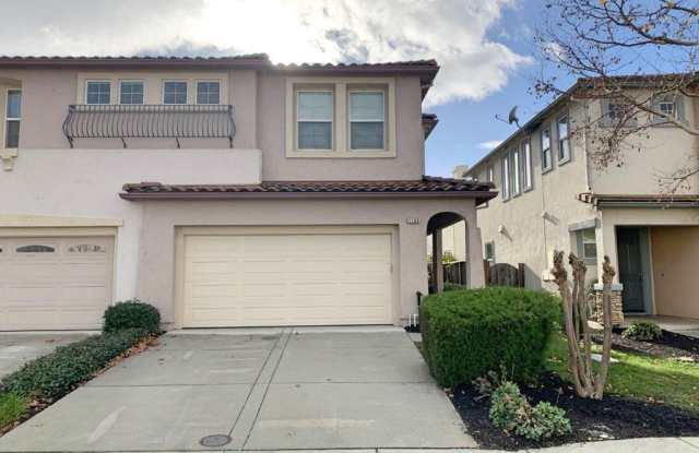 Photo of NEWER MODERN 3 BEDROOM VACAVILLE *STAR RENTALS