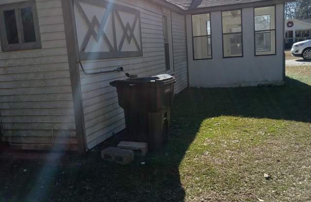 1186 NE Eastview Road NE