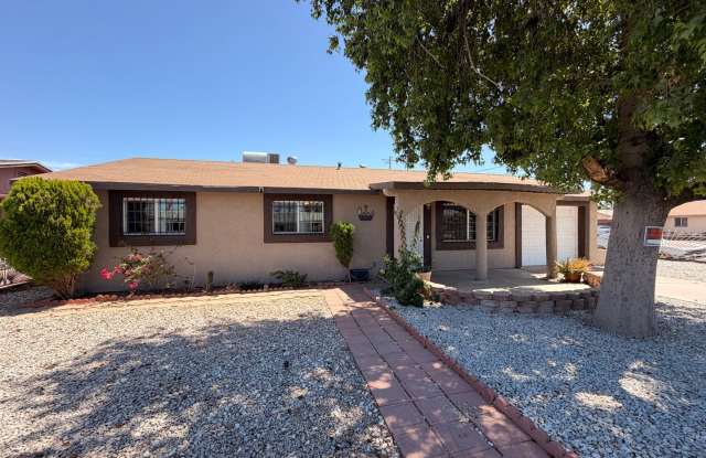 Single Story *NO* Carpet + *NO* HOA Avondale Home For Rent!