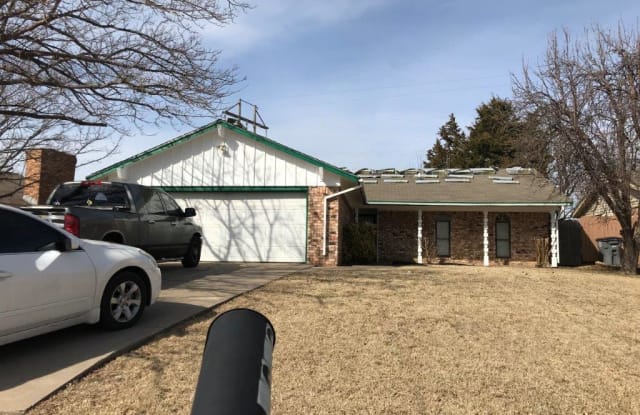 4626 SE Caber Cir - 4626 Southeast Caber Circle, Lawton, OK 73501