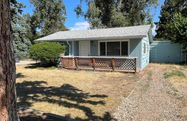STUDENTS WELCOME! Rustic Home in NW Ft. Collins w/ Fenced Backyard