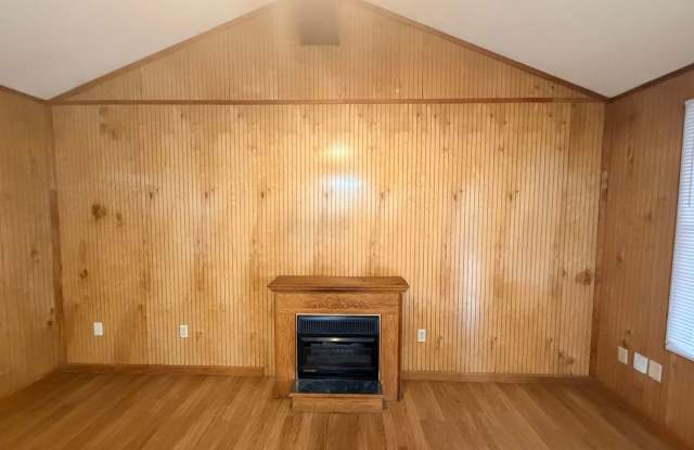 1706 Azalea Dr! This spacious 800 sq. ft. 1-bedroom, 1-bathroom apartment offers comfortable living with flat-rate utilities.