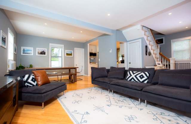 Beautiful 4BD Dutch Colonial Home in Hartsdale!