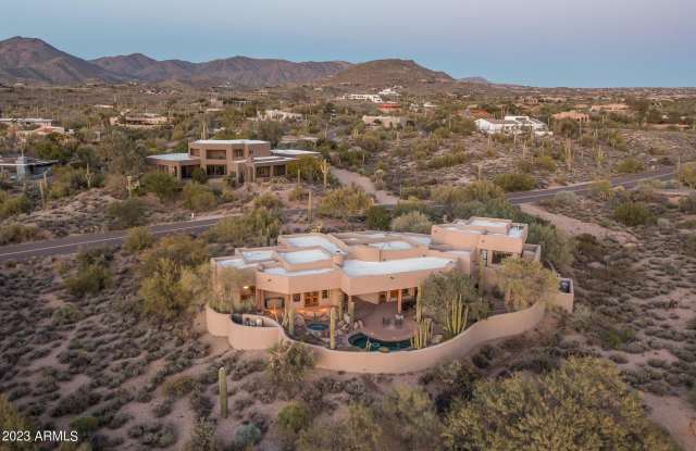 8601 E CAREFREE Drive