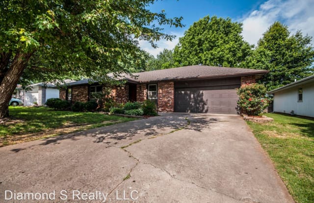 3723 South Parklane Avenue - 3723 South Parklane Avenue, Springfield, MO 65807