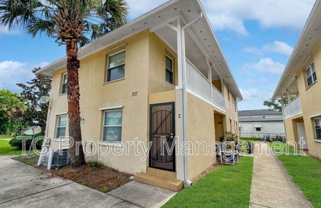 207 7th Street S