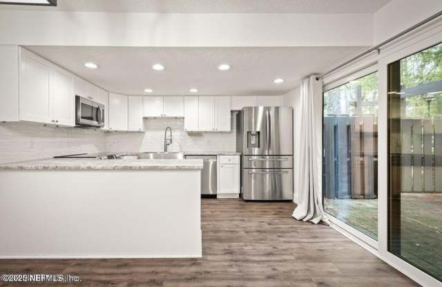 10462 BIG TREE Circle E