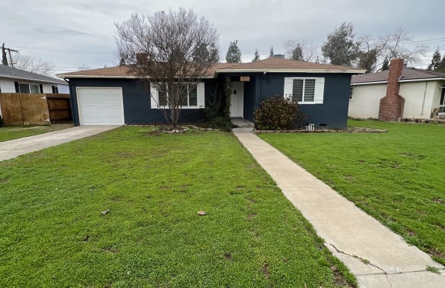 152 N Pollasky Ave - 152 North Pollasky Avenue, Clovis, CA 93612