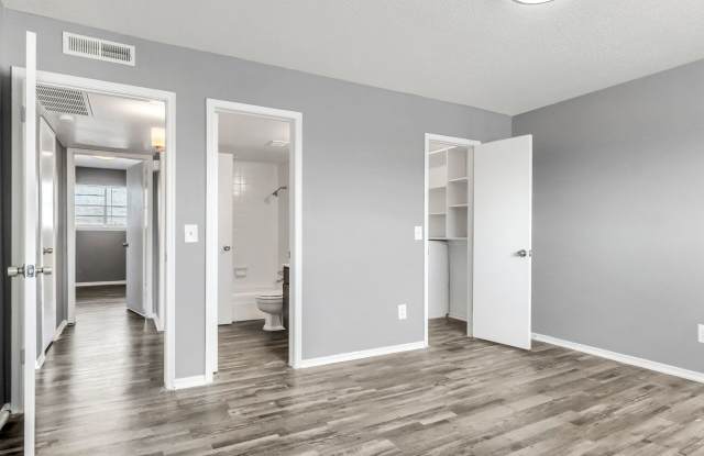 Photo of Quail Plaza