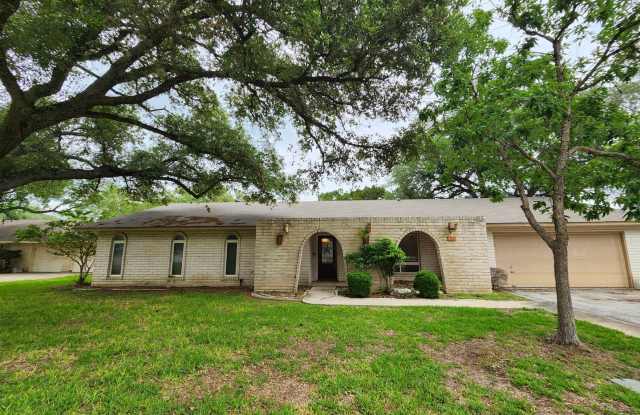 410 Saddletree Dr.