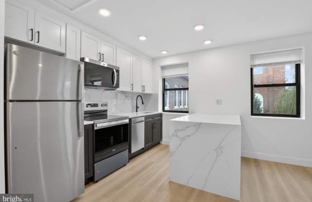 Photo of 712 N AMERICAN Street unit: 3