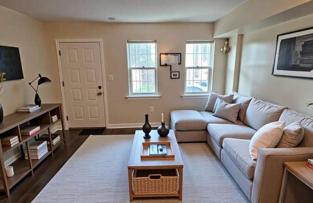 2100 YOUNG Street SE