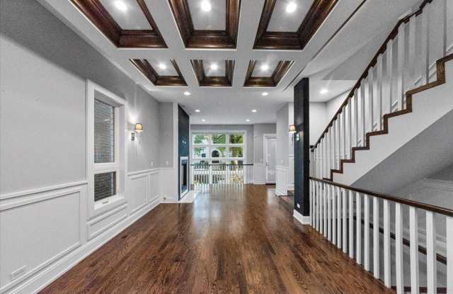 Photo of 1838 W Erie St