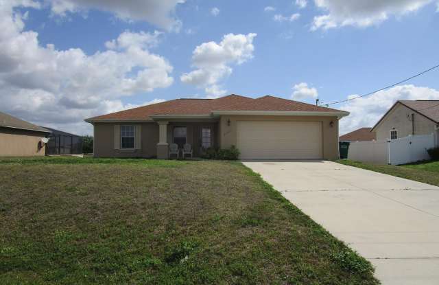 3 Bedroom, 2 bath W/ Den!