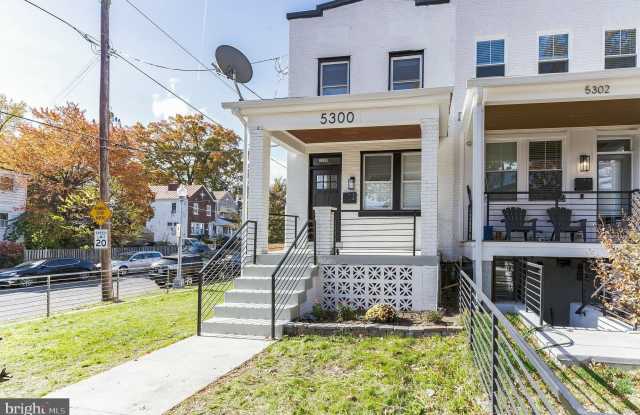 5300 5TH Street NW