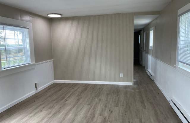 Photo of 2 BED 1 BATH LOCATED IN EAGLE SPRINGS